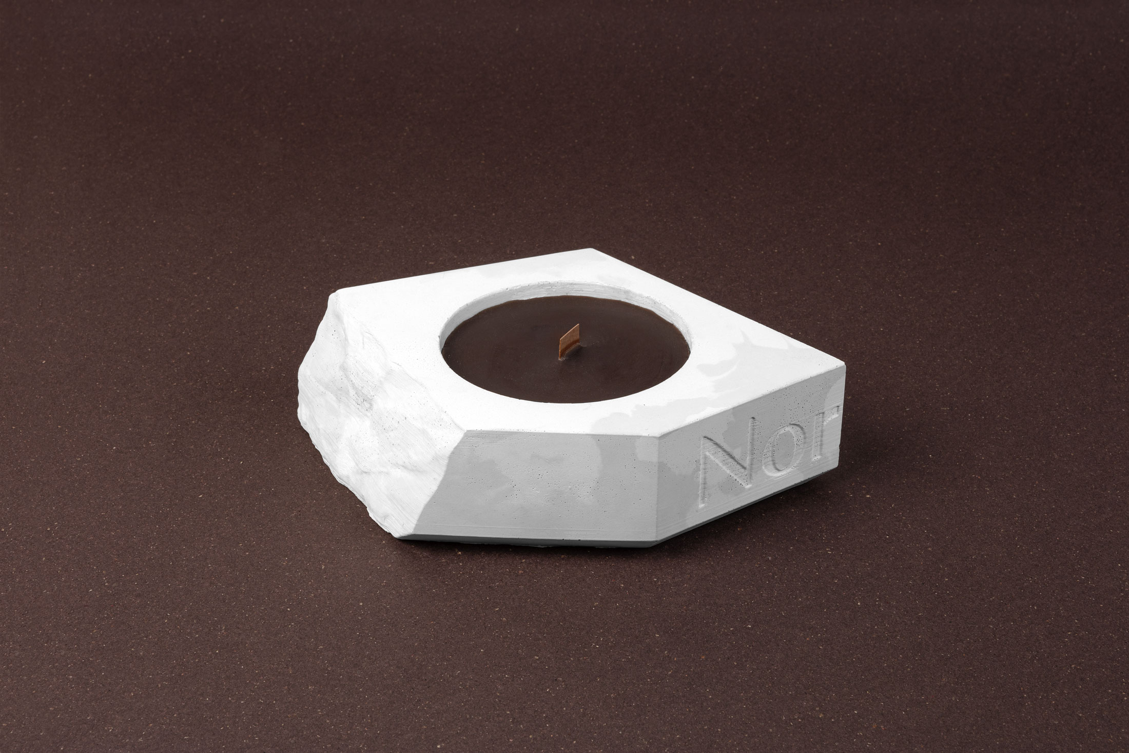 08-Noreste-concrete-candle-recycled-1